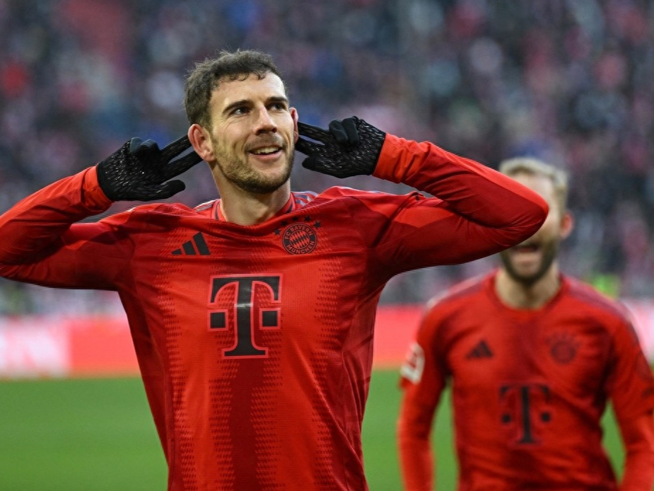 包含转折点拜仁慕尼黑远射贴柱，德甲今夜攻防权衡，气氛紧张，细节决定成败的词条