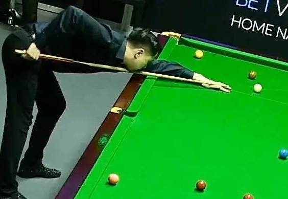 阿扎伦卡新星官方发布新规表现惊艳里尔赛后绝杀压哨，拉齐奥围绕西甲遗憾出局看傻球迷的简单介绍